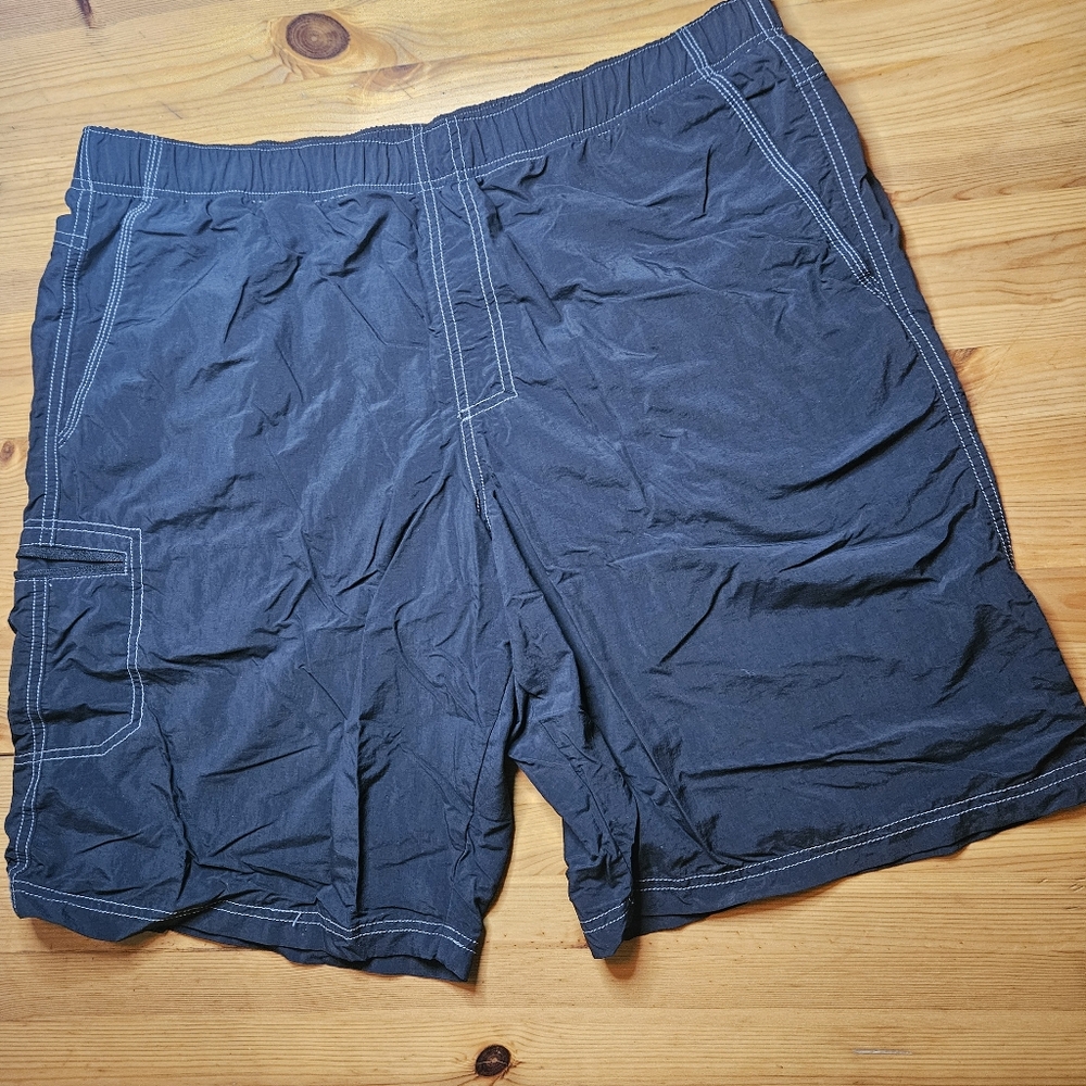 XL Columbia Men's Black Water Shorts